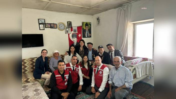 Muğla Büyükşehir Belediyesi, Kore Gazisi Mehmet Gün'ün 95. yaşını kutladı