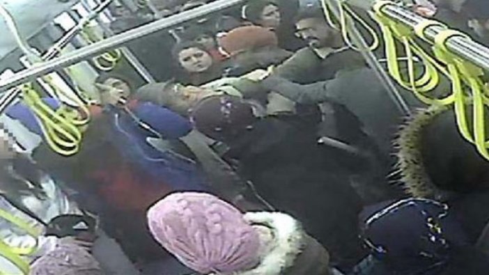 Otobüste iki genç kıza taciz şüphelisine dayak