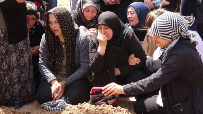 Sivas'ta Umutcan ve Melisa Şimşek kardeşler toprağa verildi