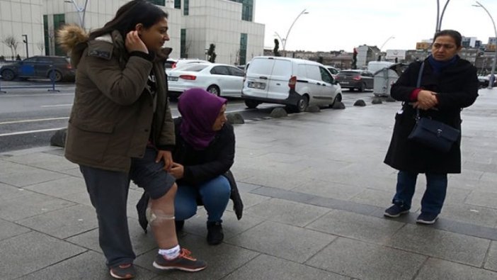 Sultangazi'de başıboş köpekler yolda yürüyen genç kıza saldırıp ısırdı