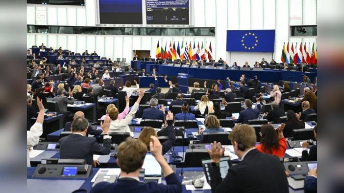 Avrupa Parlamentosu'ndan Türkiye raporu: üyelik süreci donmuş halde kalmalı
