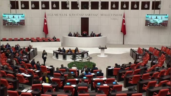 Çakırözer'den İmamoğlu'nun X hesabının kapatılmasına tepki: milyonların hakkına darbe