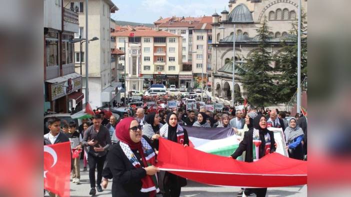 Akdağmadeni'nde Filistin için yürüyüş düzenlendi