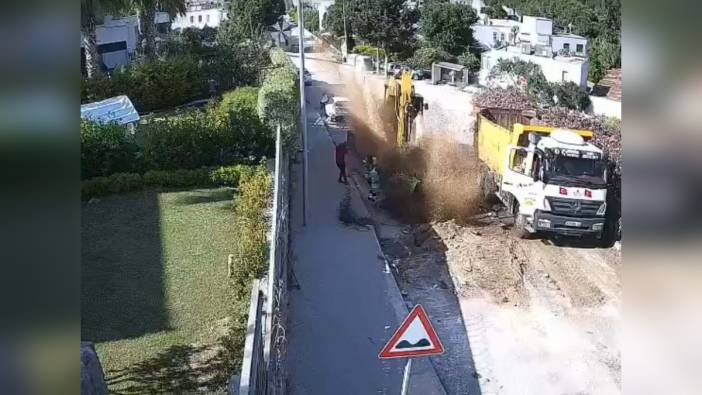 Bodrum'da isale hattı patladı: Tonlarca su boşa aktı, evleri su bastı
