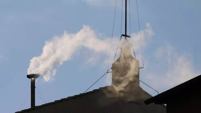 Yeni Papa seçildi! Vatikan'da beyaz duman yükseldi