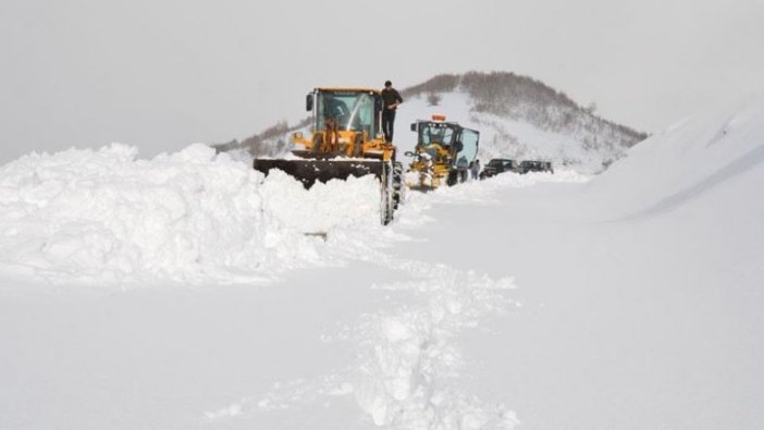 Doğu'daki 3 ilde 62 yerleşim birimine ulaşım sağlanamıyor