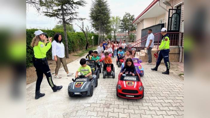 Kulu'da anaokulu öğrencilerine trafik eğitimi