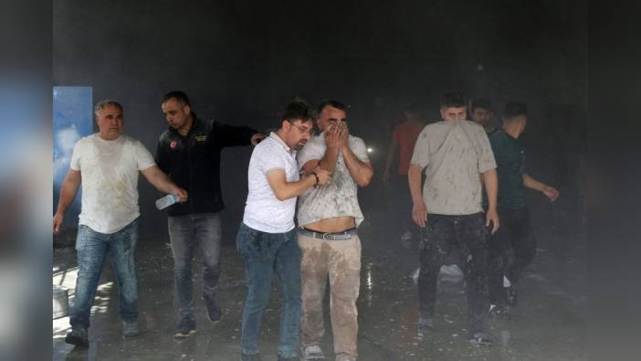 Antalya'da araç boyama atölyesinde yangın: 12 kişi dumandan etkilendi