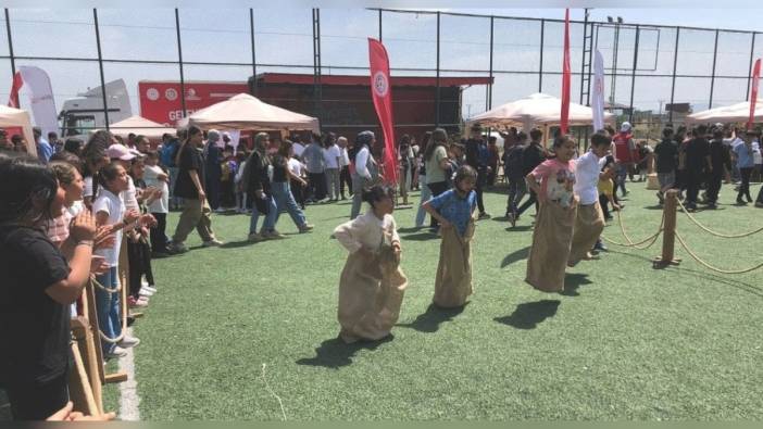 Geleneksel Oyunlar Tırı depremzede çocuklarla buluştu