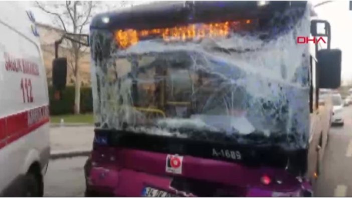 Zeytinburnu'nda İETT otobüsleri çarpıştı