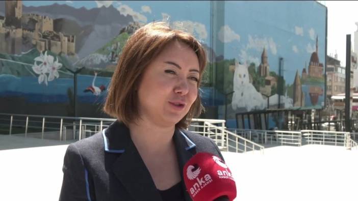 Van'da CHP Mitingi: Gül Çiftci, 'Bu Meydan Demokrasiyi İsteyen Herkesin'