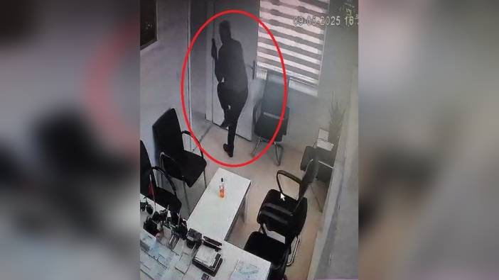 Elazığ'da muhtar silahlı saldırıya uğradı: O anlar güvenlik kamerasında