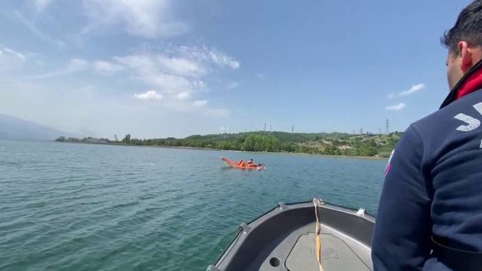Sapanca Gölü'nde pedallı kano kazası: Üç genç kurtarıldı
