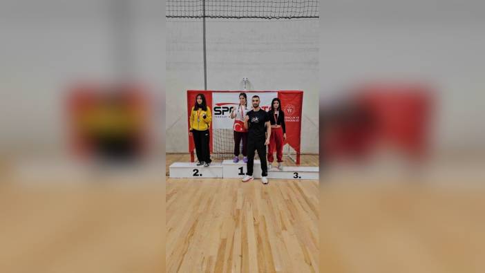 Bilecikli Nisa Nur Efe'den Türkiye ikinciliği: Muaythai şampiyonasında gümüş madalya kazandı