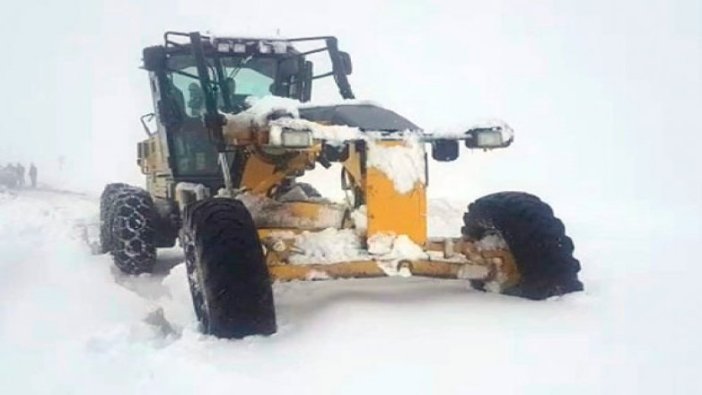 Bingöl'de 180 köy yolu kardan kapandı