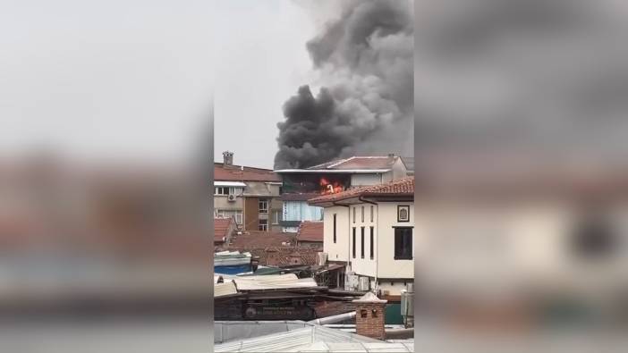 Bursa'da dört katlı iş merkezinde yangın: Kumaşlar zarar gördü