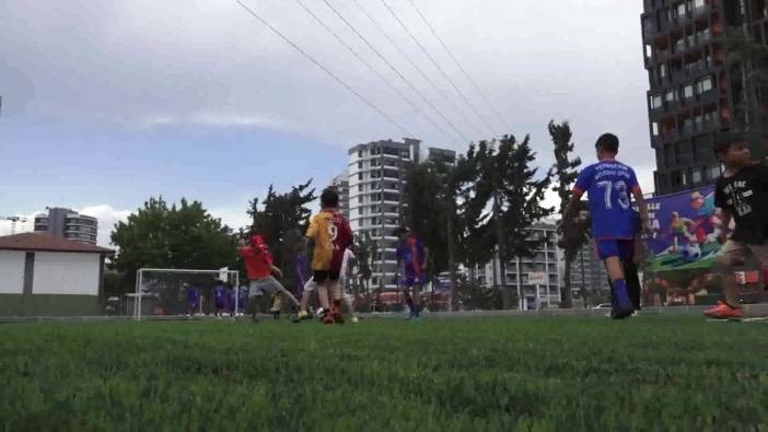 Yenişehir Belediyesi'nden Akkent Mahallesi’ne yeni halı saha: Çocuklar için spor alanı