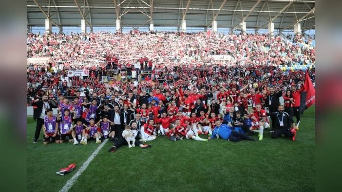 Bakan Bak: Gençlerbirliği'ni tebrik ediyorum
