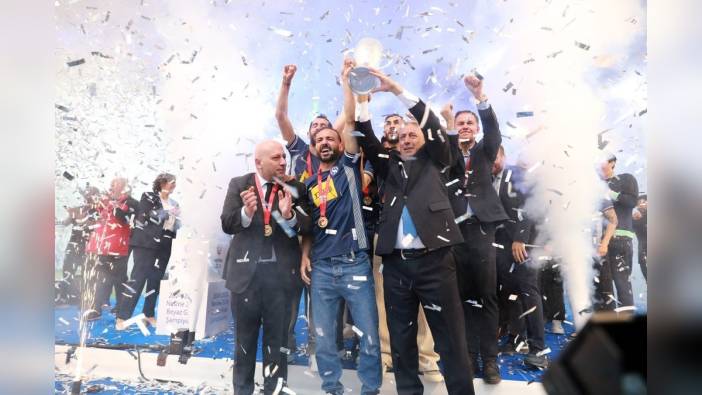 Sarıyer, şampiyonluk kupasını aldı: TFF Başkanı Hacıosmanoğlu törende yerini aldı