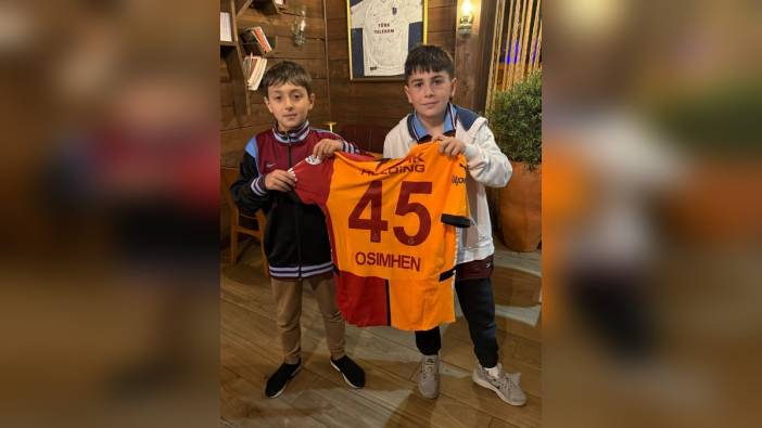 Trabzonsporlu Mert'in Osimhen forması koleksiyonere gitti