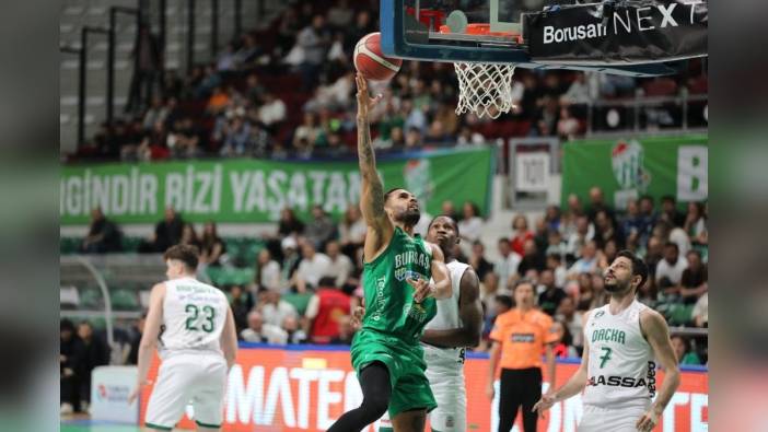 Bursaspor, Darüşşafaka'yı farklı mağlup etti