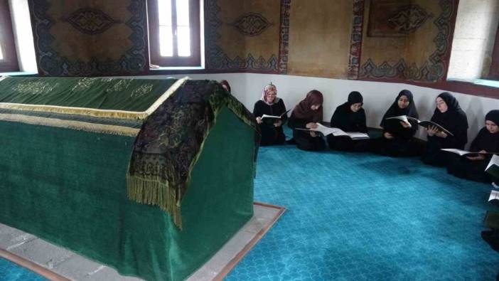 Trabzon'da Anneler Günü: Gülbahar Hatun Türbesi'nde anma programı