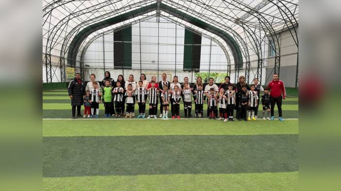 Sakarya'da Anneler Günü'nde yeşil sahada özel etkinlik