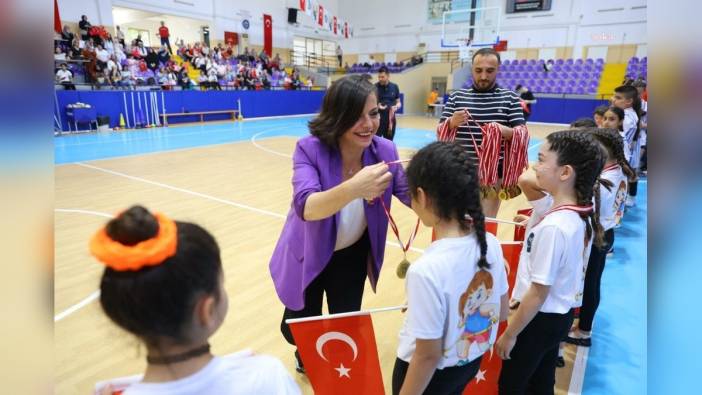 Karabağlar'da 19 mayıs coşkusu: 300 sporcu ter döktü