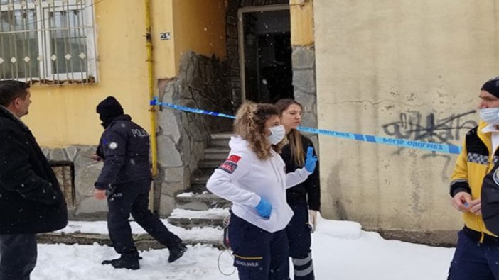 Evde korkunç halde bulundular! Yakınları teşhis edemedi