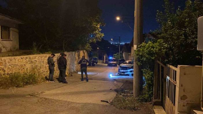 İzmit'te kurşunlanan otomobil kaza yaptı: Bir ağır yaralı