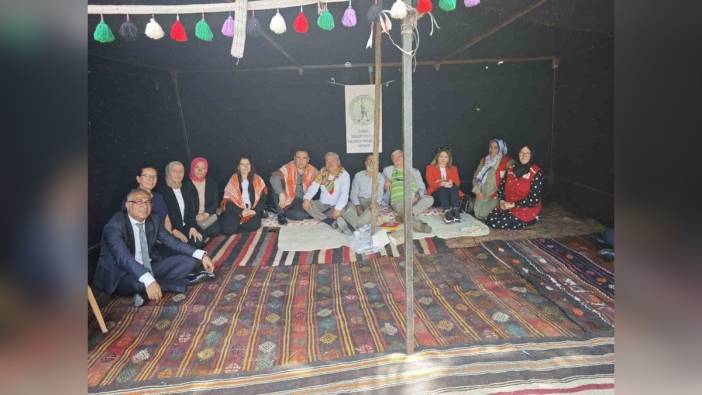 Denizli'de Yaşar Saniye Gemici Anadolu Lisesi'nde yılsonu etkinliği