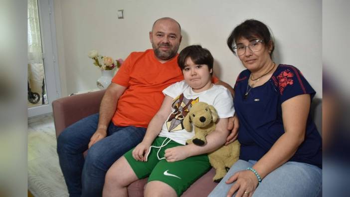İzmir'de DMD hastası Aras: Koşup oynamak ve okula gitmek istiyorum