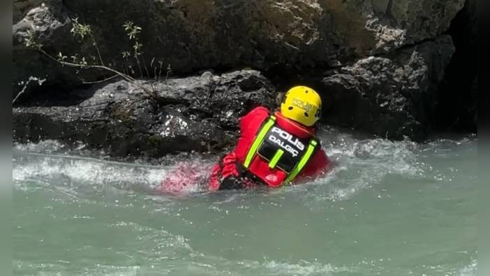 Hakkari'de 16 yaşındaki İbrahim Kom, Avaşin Deresi'nde kayboldu: Arama çalışmaları 3 gündür devam ediyor