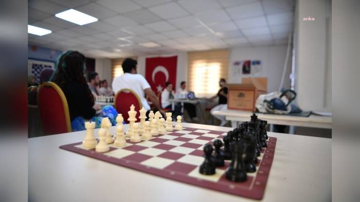 Çukurova'da satranç antrenörlük kursu başladı: 29 kursiyer katılıyor