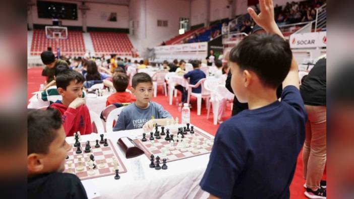 Aliağa'da geleneksel Kyme Satranç Turnuvası sona erdi