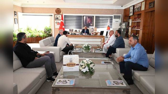 Kemer Belediye Başkanı Topaloğlu'na ziyaret: Dünya Dama Şampiyonası heyecanı