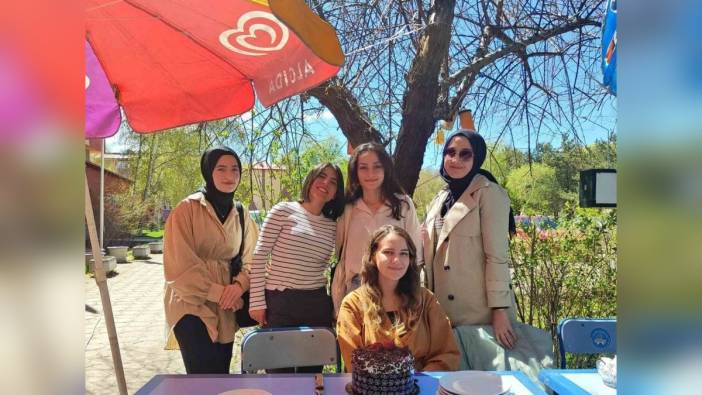 Erzurum GSİM Alvarlı Efe Kız Yurdu'nda Psikologlar Günü kutlaması