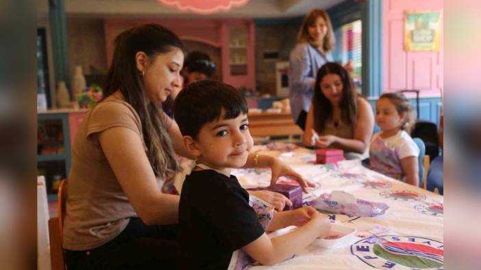 Kepez Belediyesi'nden Anneler Günü'ne özel etkinlik: çocuklar annelerine sevgi kutusu hazırladı