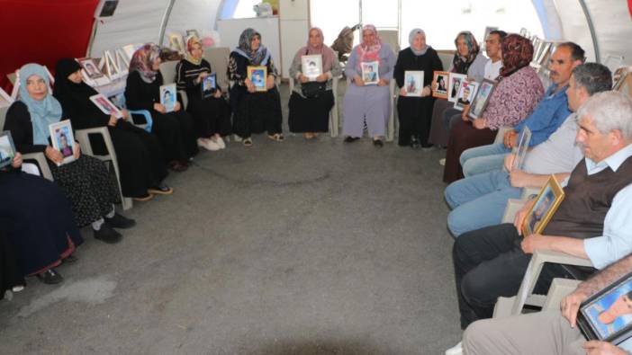 PKK'nın kendini feshetme kararı Diyarbakır annelerini sevindirdi!