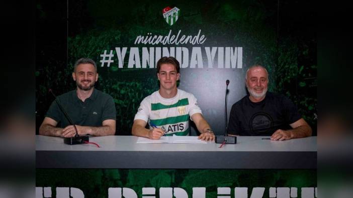 Bursaspor, Ahmet Efe Çakmakkaya ile profesyonel sözleşme imzaladı