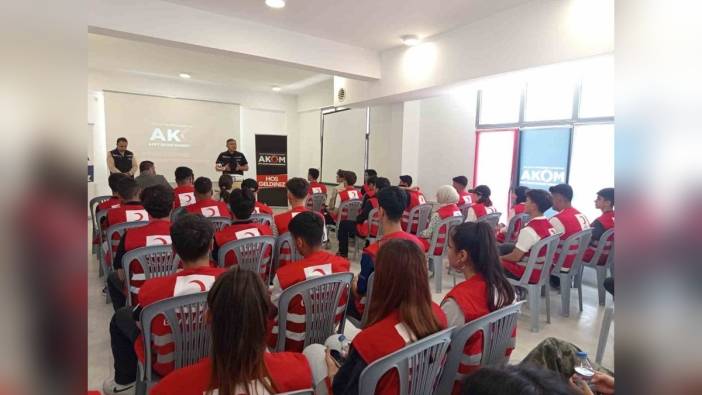 Malatya Büyükşehir Belediyesi'nden Genç Kızılay'a afet eğitimi