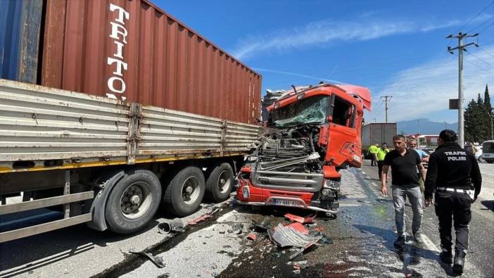 Sakarya'da zincirleme kaza: 4 araç çarpıştı