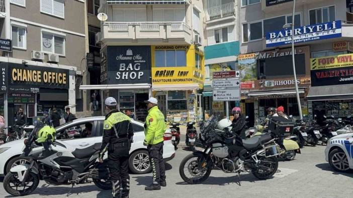 Marmaris'te motosiklet sürücülerine yoğun denetim: Kask takmayan 12 binden fazla kişiye ceza