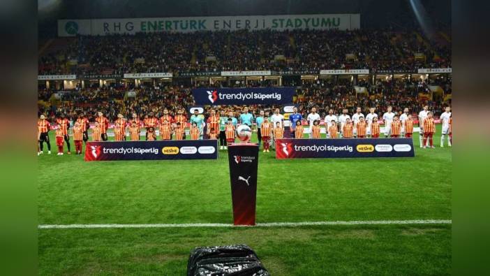 Kayserispor, Antalyaspor karşısında ilk yarıyı önde kapattı: Cardoso'nun golleriyle 2-1