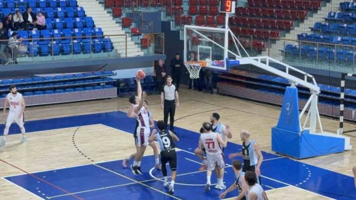 Düzce 81 Basketbol, Play-Off ilk maçında mağlup oldu: Merzifon Belediyespor'a 59-57 yenildiler
