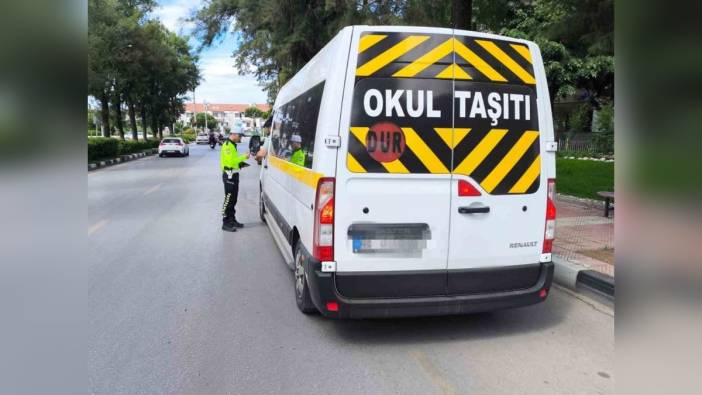 Manisa Emniyeti'nden okul çevreleri ve servis araçlarına denetim
