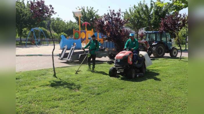 Haliliye Belediyesi parklarda yaz hazırlığı yapıyor