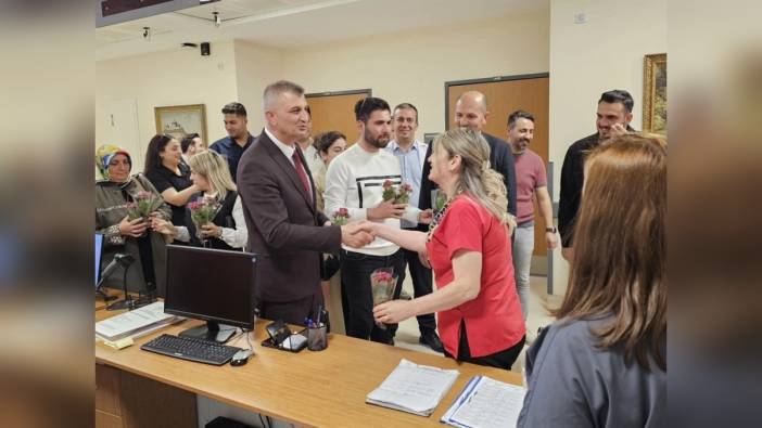 Gölcük Belediye Başkanı Sezer: Hemşireler gününü kutladı