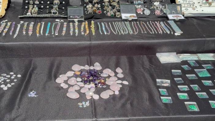 İstanbul Havalimanı'nda dev operasyon: 250 milyon liralık kaçak değerli taş ele geçirildi