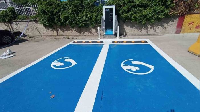 Kahta Belediyesi: İlçenin ilk elektrikli araç şarj istasyonu hizmete girdi